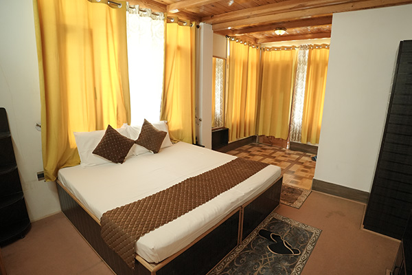 Om Villa Cottage
